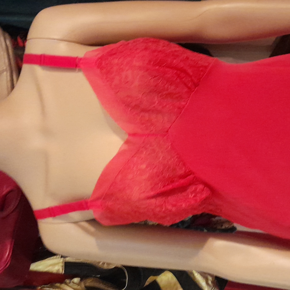 Vintage HOT! Red Mid Century Nylon Lace slip by Seamprufe sz 34